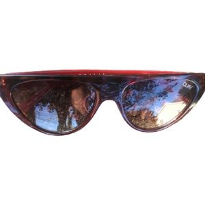 QUAY AUSTRALIA NEW WITHOUT TAGS CAT EYE SUNGLASSES - RUN AWAY